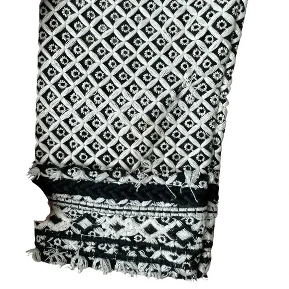 FARM Rio Abstract Black and White Geometric Woven Cardigan - Picture 7 of 14